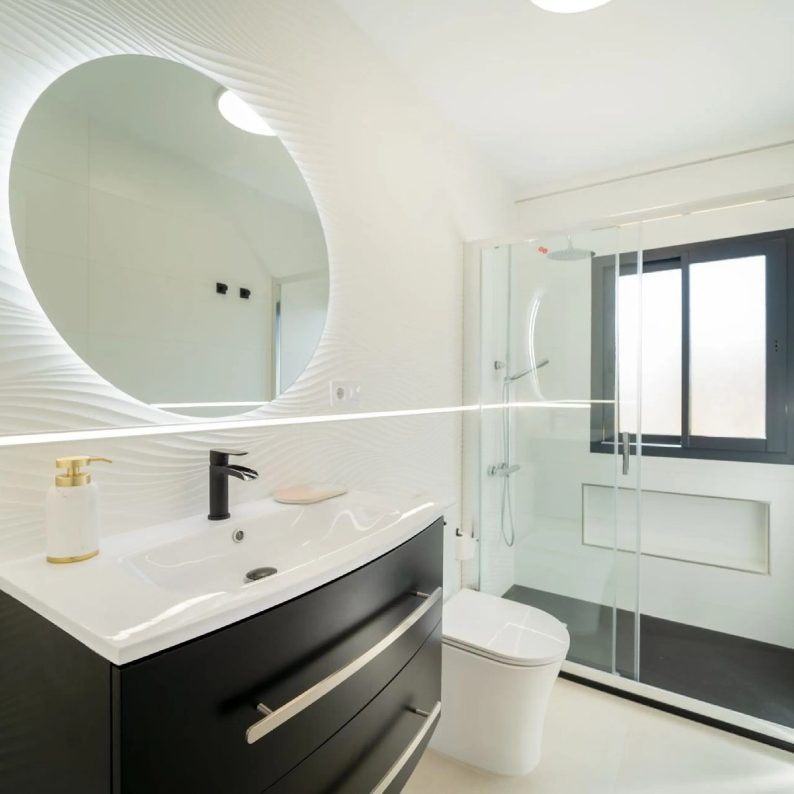 Apartment - Penthouse в продаже в Fuengirola, Málaga. В доме 2 спален и 1 ванных комнат. Площадь дома 60 м²