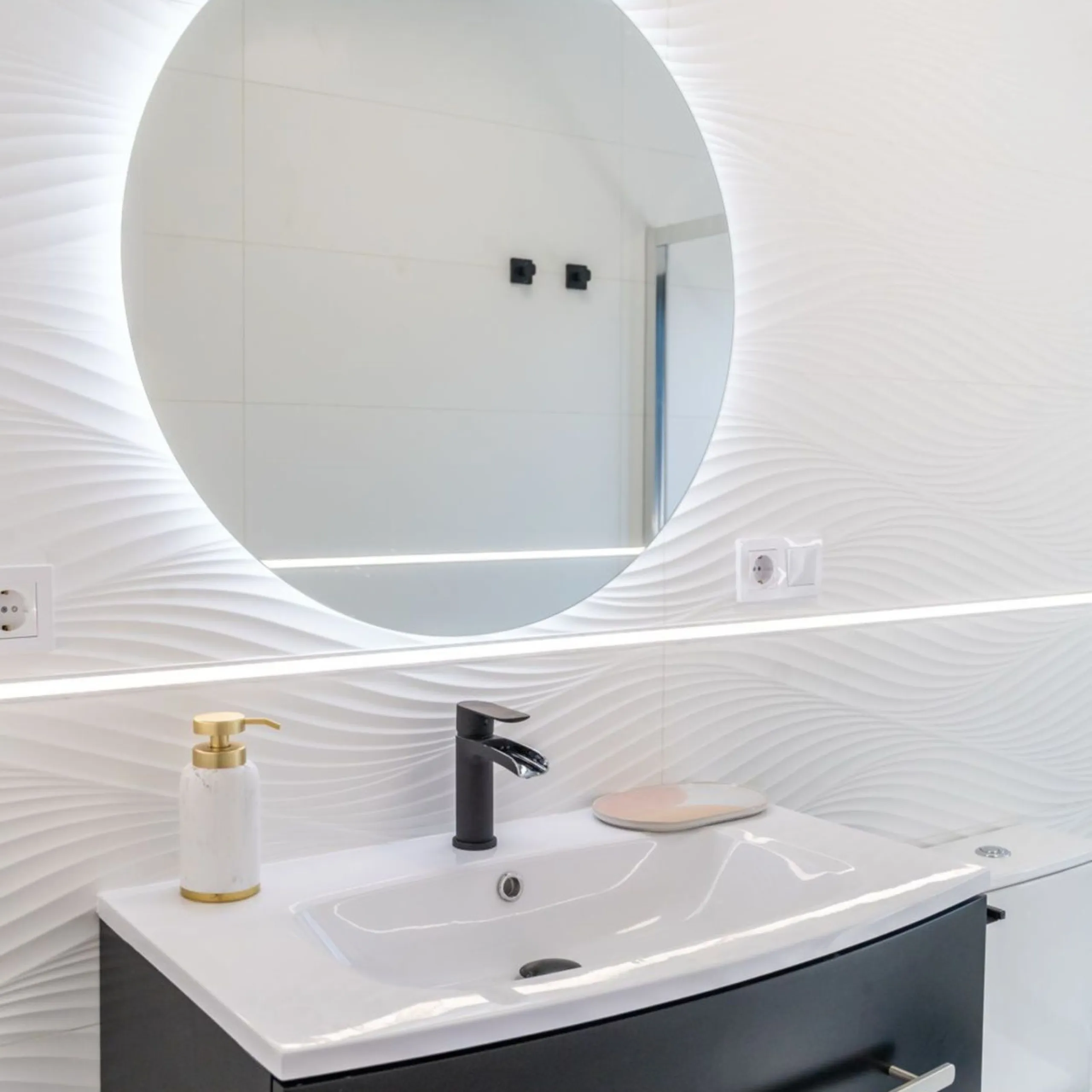 Apartment - Penthouse в продаже в Fuengirola, Málaga. В доме 2 спален и 1 ванных комнат. Площадь дома 60 м²