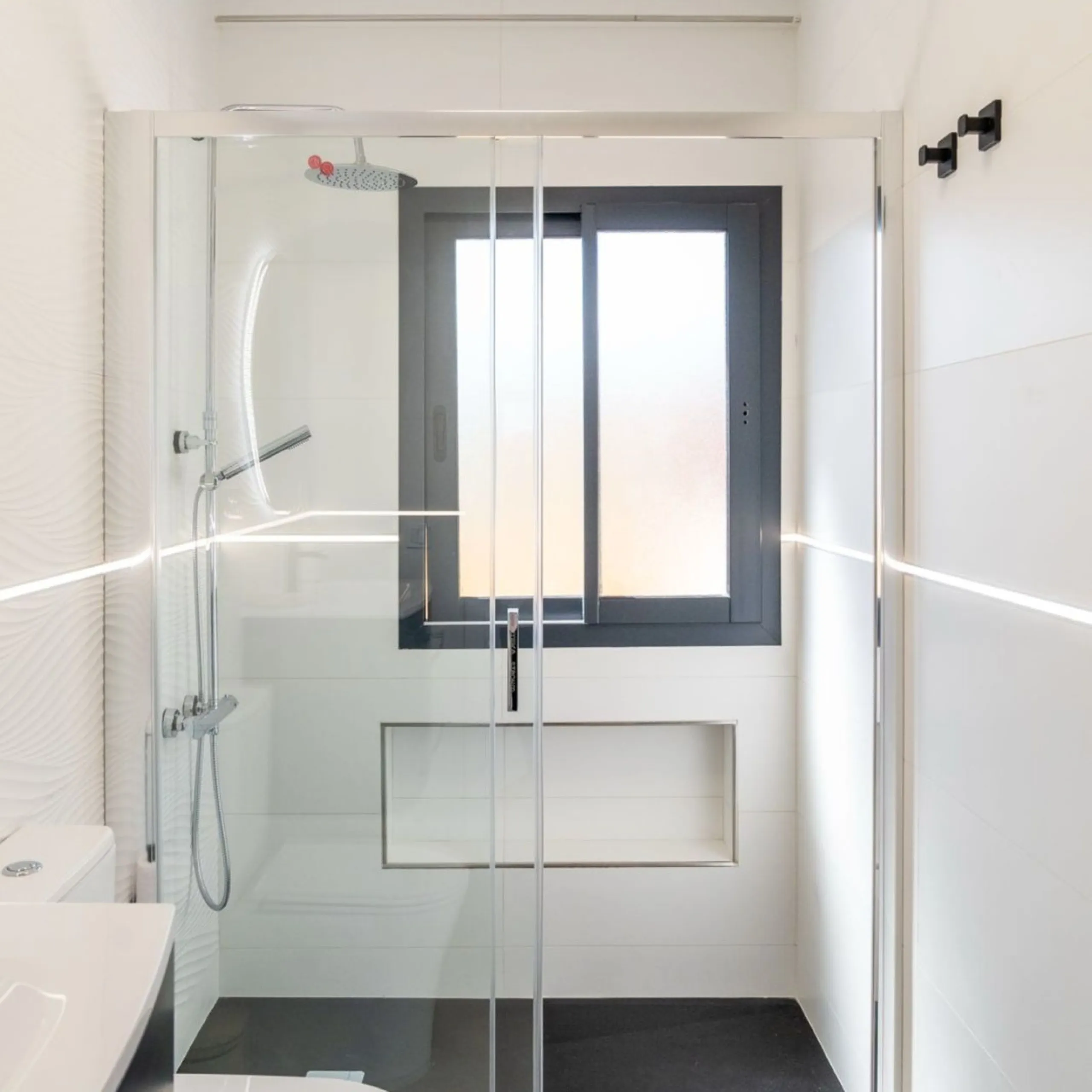 Apartment - Penthouse в продаже в Fuengirola, Málaga. В доме 2 спален и 1 ванных комнат. Площадь дома 60 м²