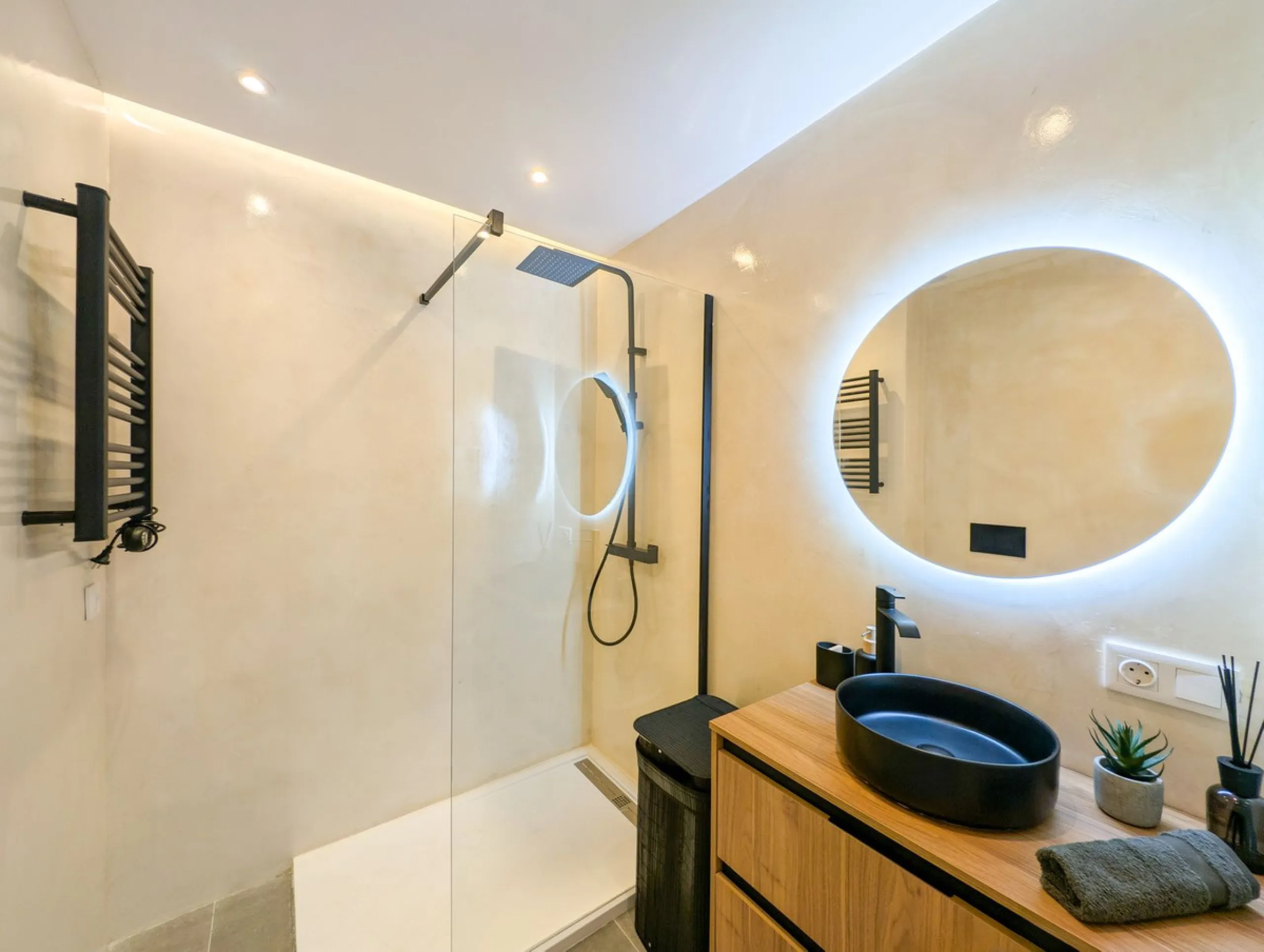 Stunning Beachfront Luxury Apartment in San Pedro – Fully Renovated to Perfection