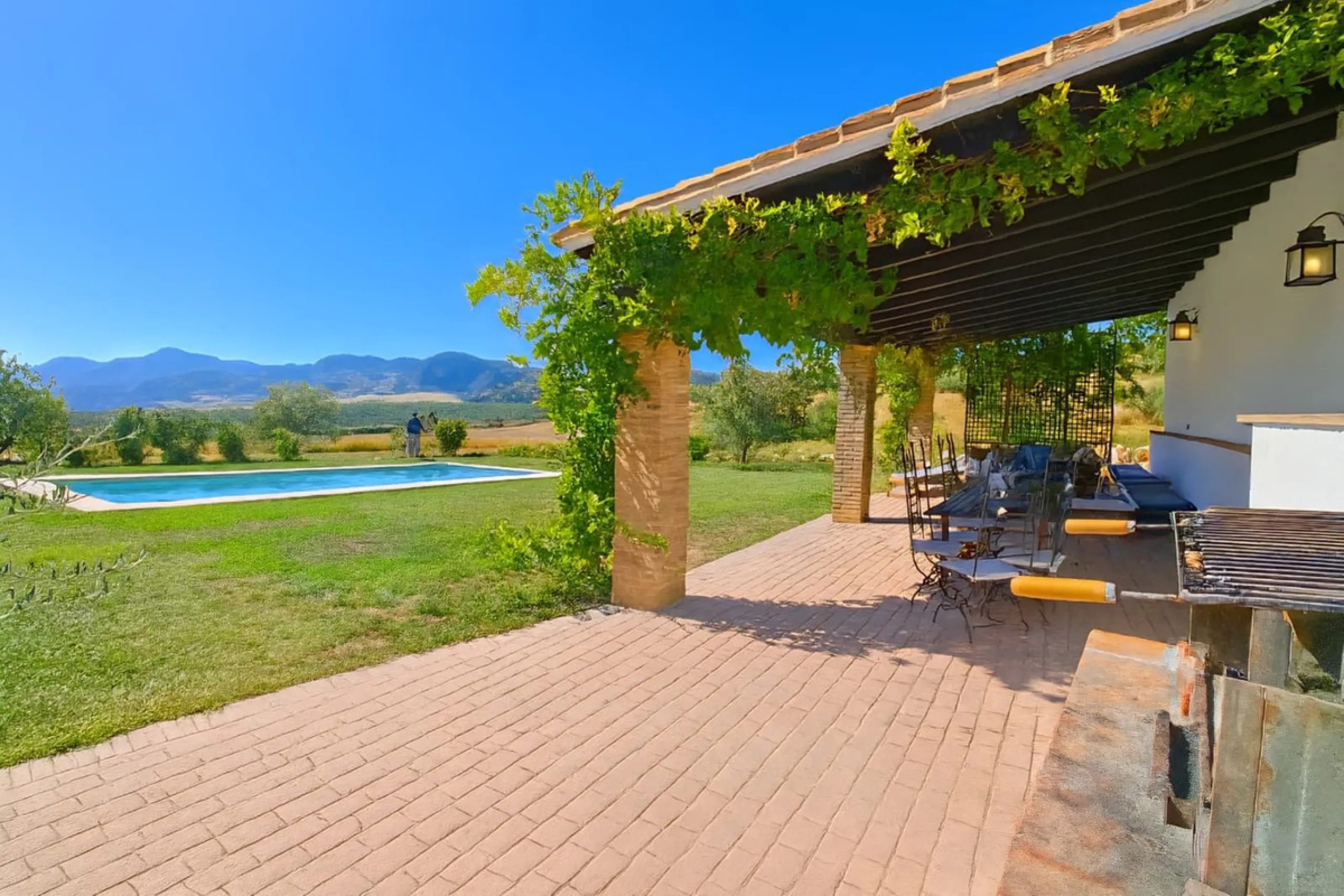 Renovated country house with pool, vineyard & panoramic views – Ronda, Fuente la Higuera