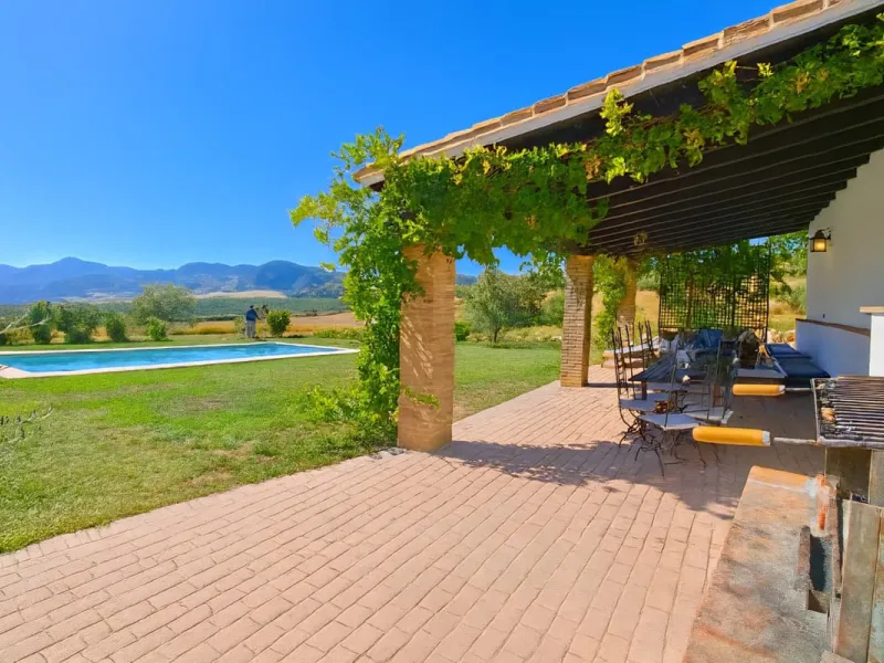 Renovated country house with pool, vineyard & panoramic views – Ronda, Fuente la Higuera