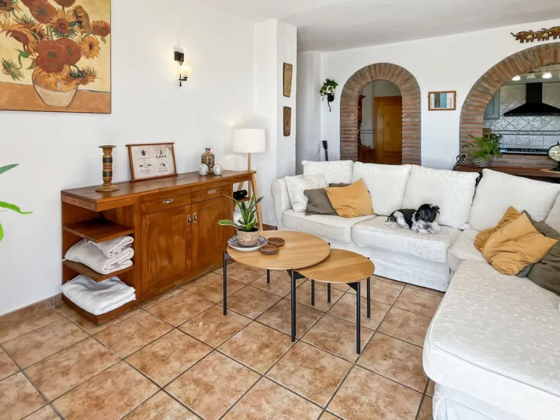 Peacefully located villa near Cómpeta offering 3 bedrooms, 2 bathrooms plus a separate tower studio with a large roof terrace. A rare blend of privacy, comfort and truly panoramic sea and mountain views.