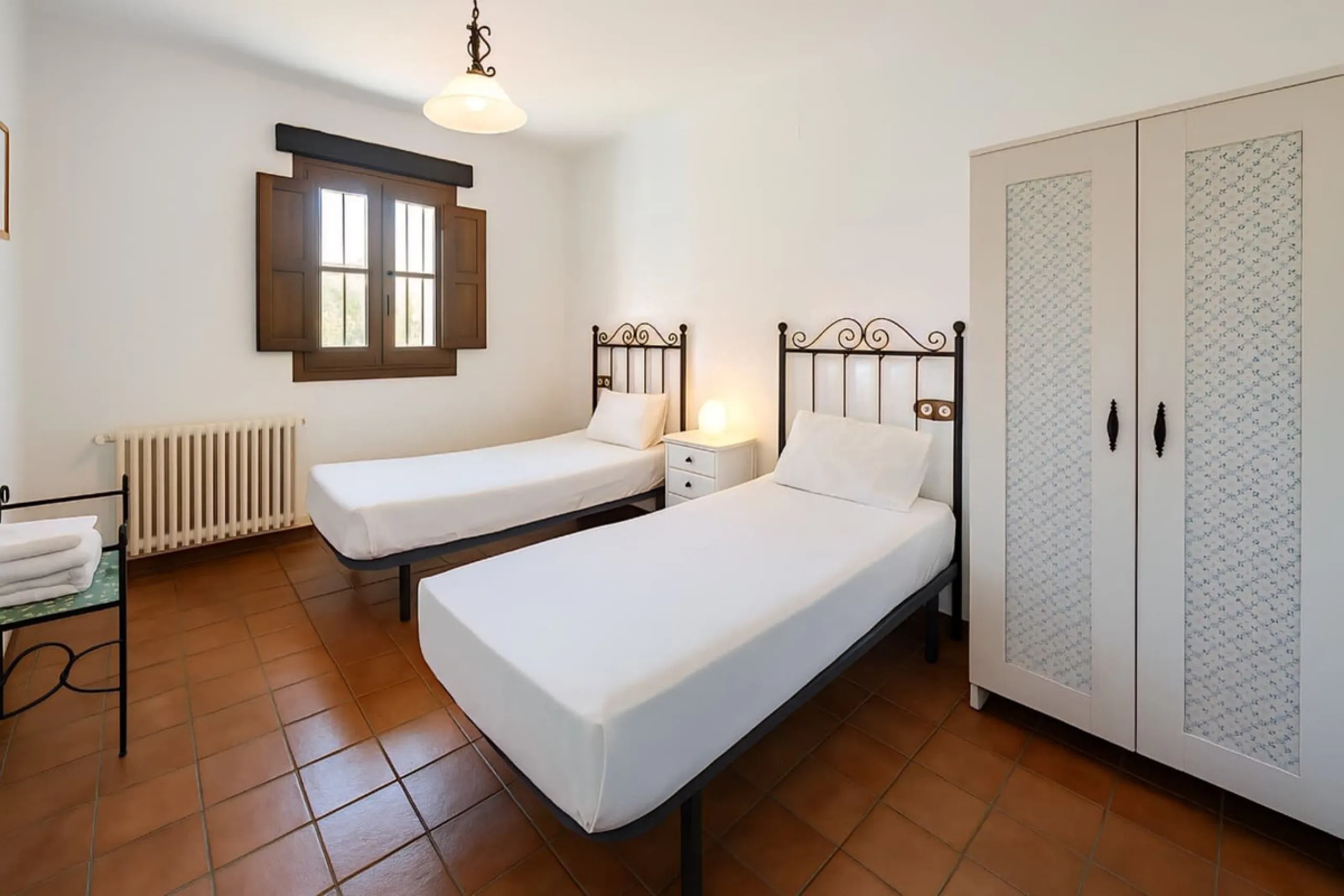 Renovated country house with pool, vineyard & panoramic views – Ronda, Fuente la Higuera