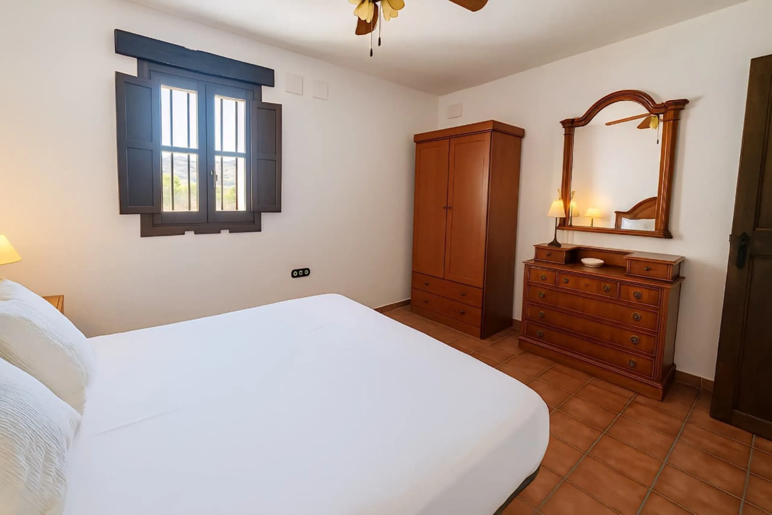 Renovated country house with pool, vineyard & panoramic views – Ronda, Fuente la Higuera