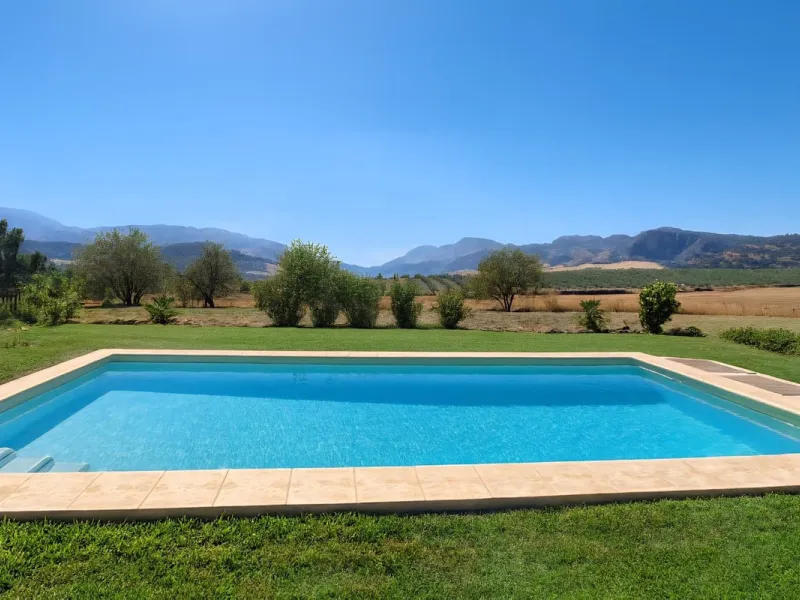 Renovated country house with pool, vineyard & panoramic views – Ronda, Fuente la Higuera
