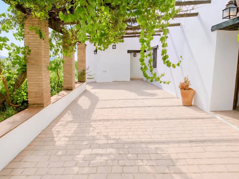 Renovated country house with pool, vineyard & panoramic views – Ronda, Fuente la Higuera