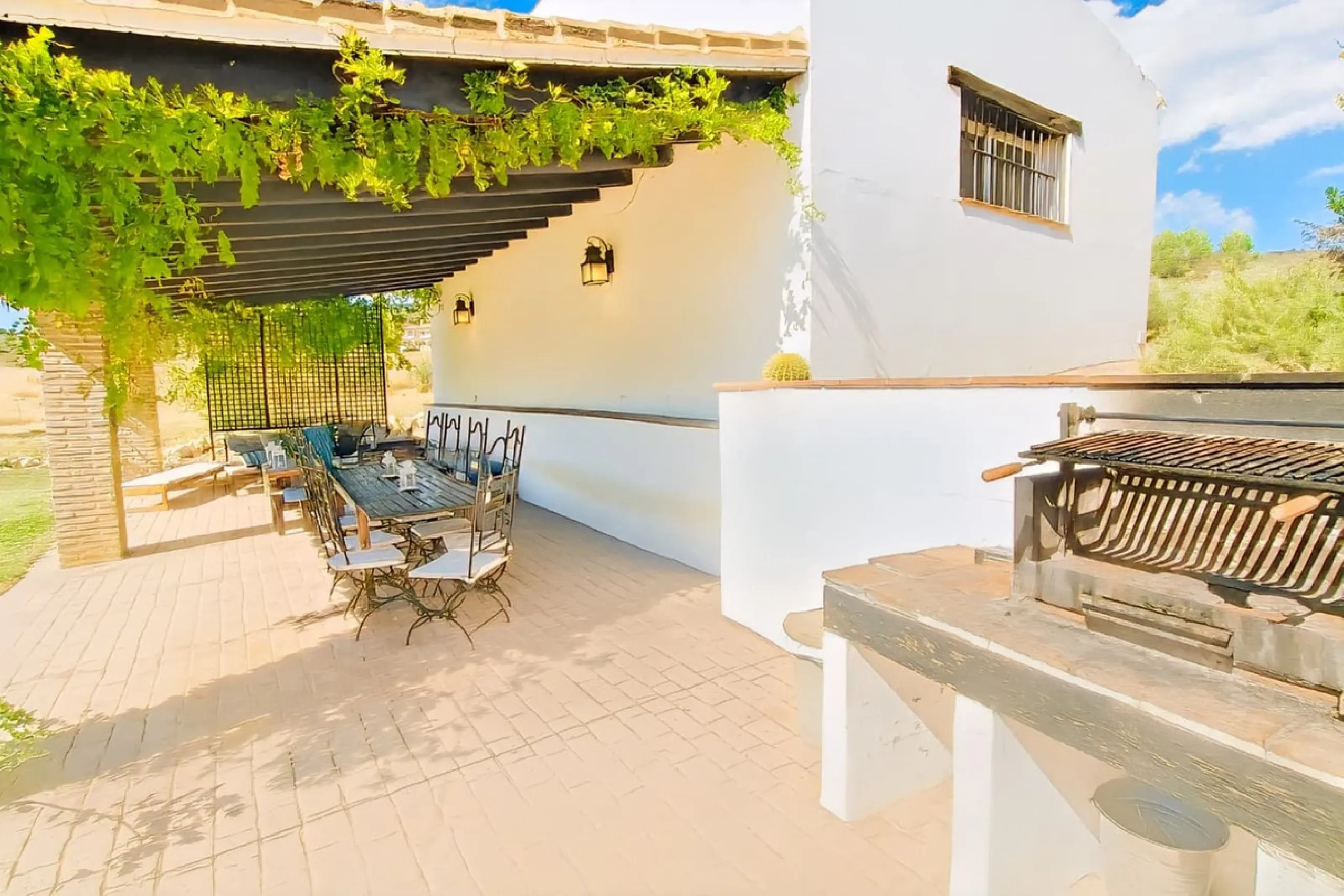 Renovated country house with pool, vineyard & panoramic views – Ronda, Fuente la Higuera