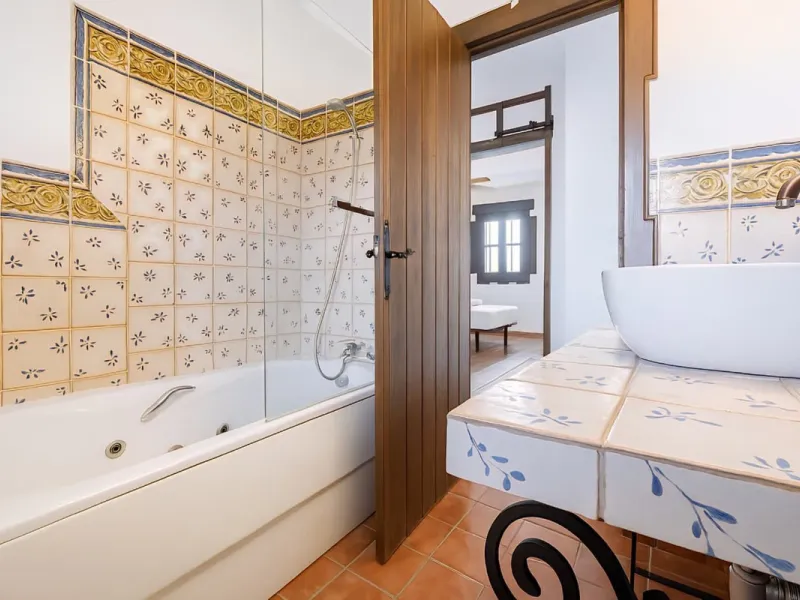 Renovated country house with pool, vineyard & panoramic views – Ronda, Fuente la Higuera