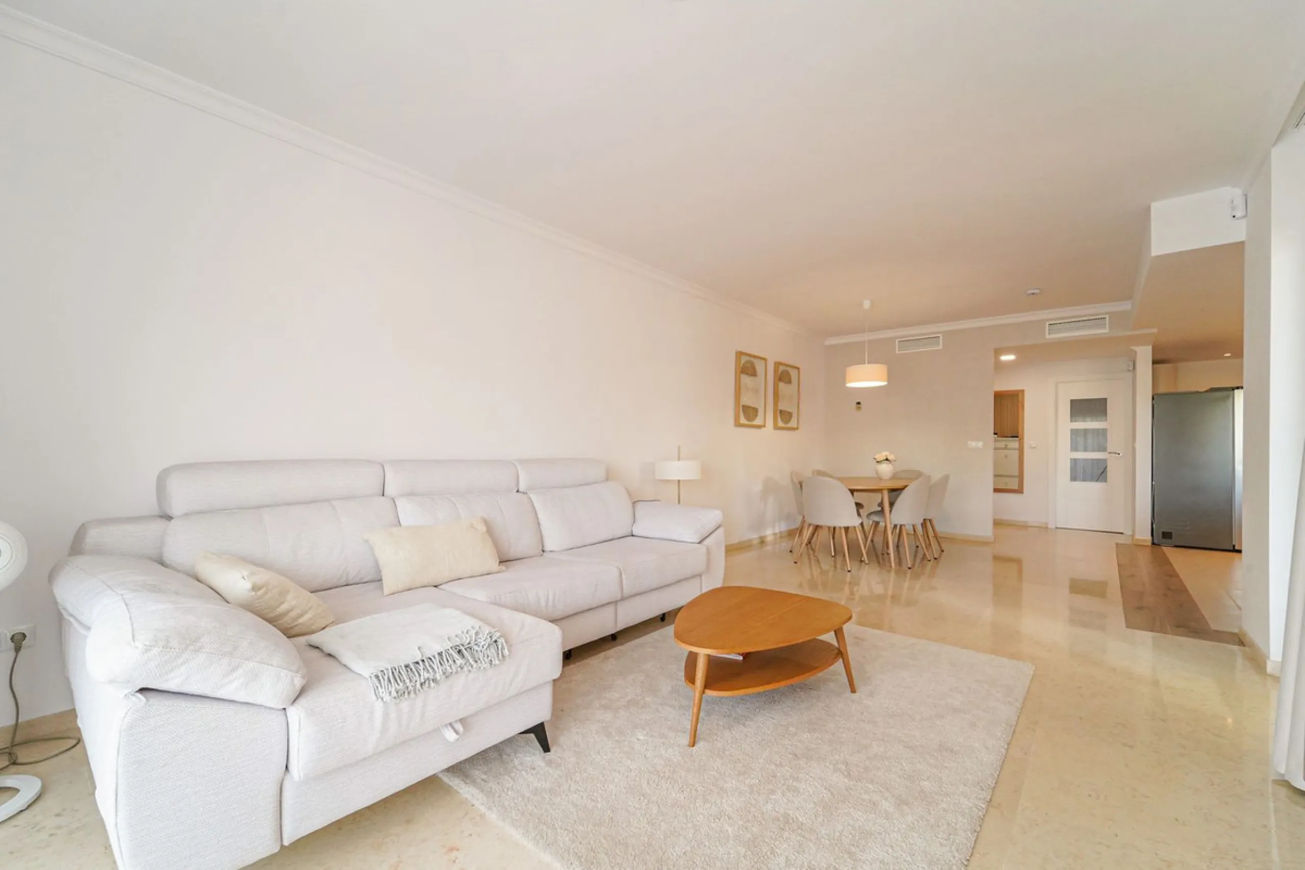 Apartment - Ground Floor Apartment в продаже в Marbella, Málaga. В доме 3 спален и 2 ванных комнат. Площадь дома 155 м²