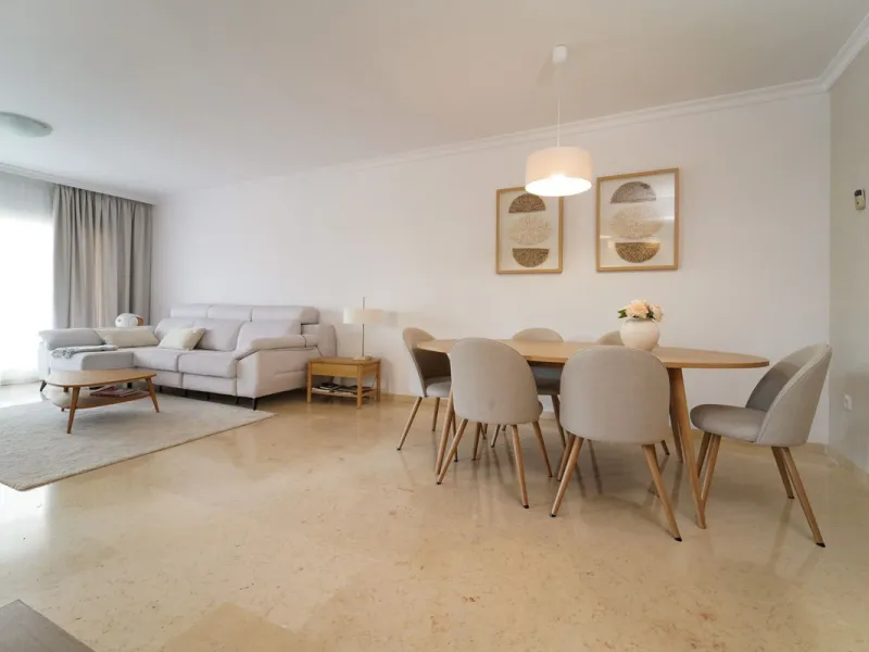 Apartment - Ground Floor Apartment в продаже в Marbella, Málaga. В доме 3 спален и 2 ванных комнат. Площадь дома 155 м²