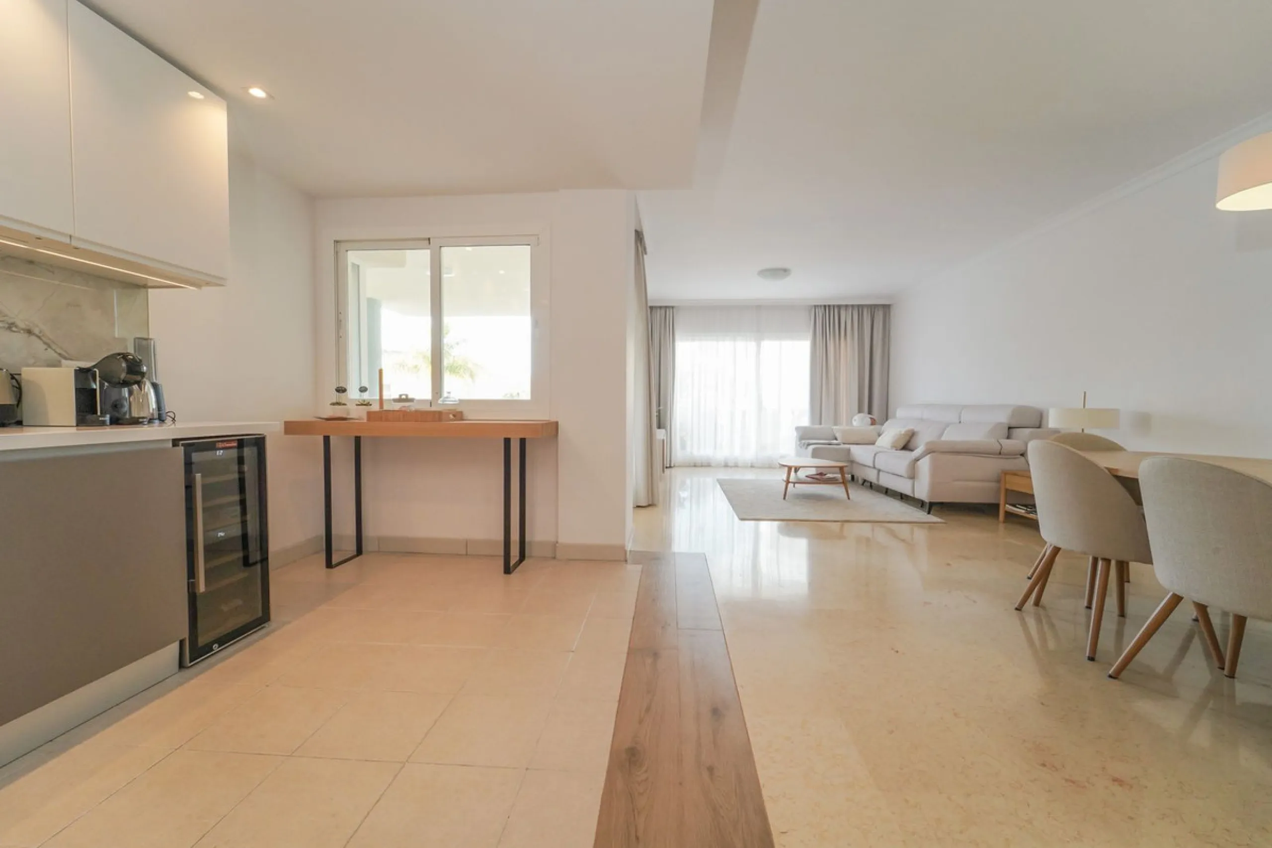 Apartment - Ground Floor Apartment в продаже в Marbella, Málaga. В доме 3 спален и 2 ванных комнат. Площадь дома 155 м²