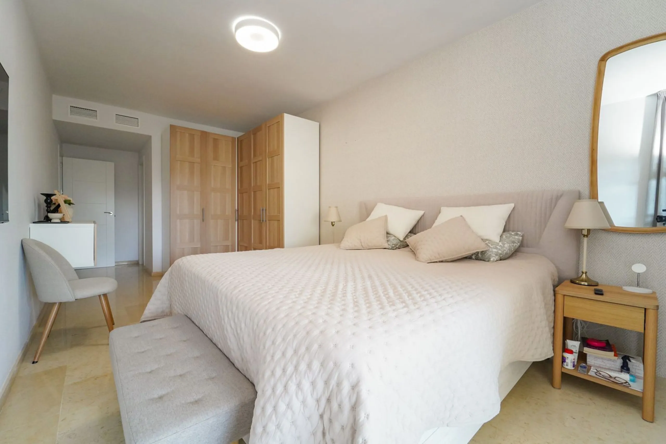 Apartment - Ground Floor Apartment в продаже в Marbella, Málaga. В доме 3 спален и 2 ванных комнат. Площадь дома 155 м²