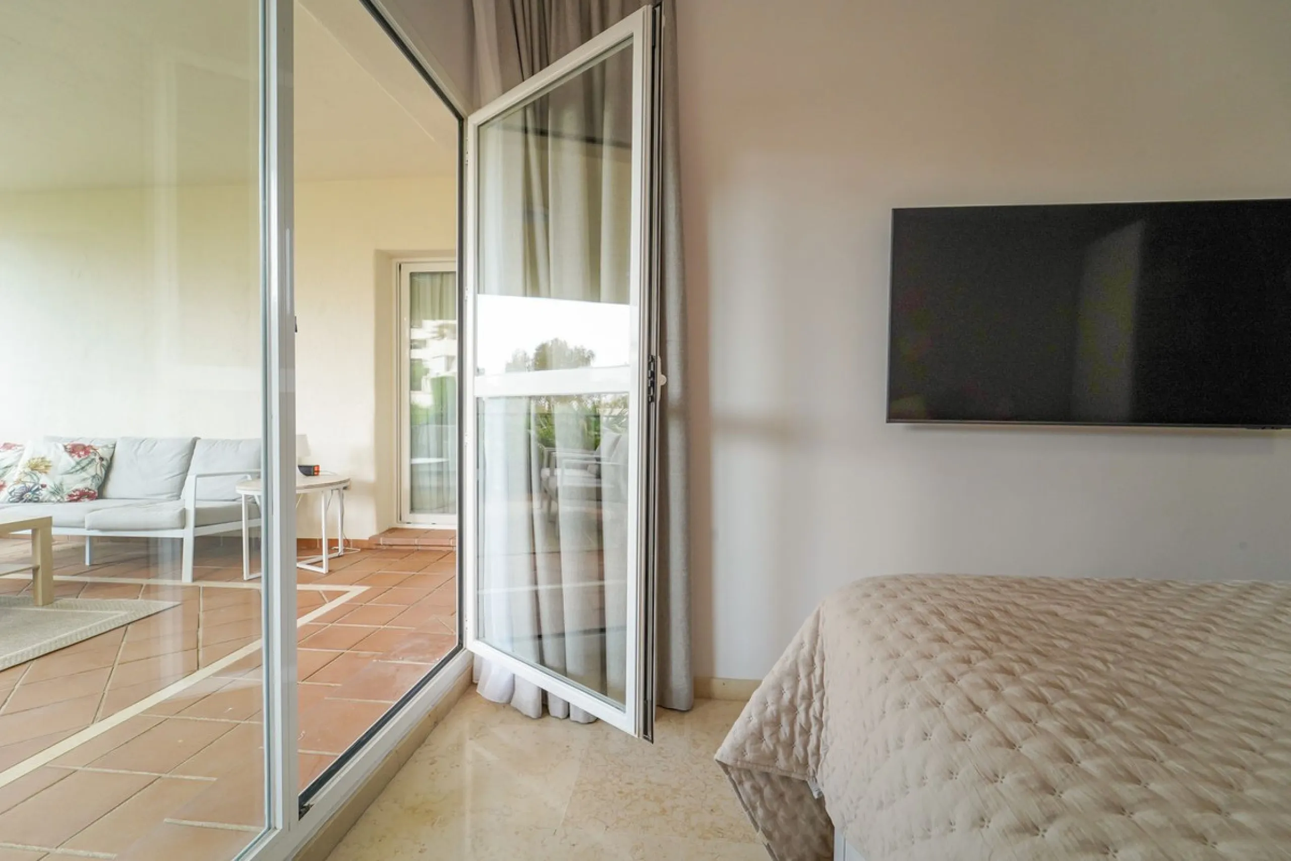 Apartment - Ground Floor Apartment в продаже в Marbella, Málaga. В доме 3 спален и 2 ванных комнат. Площадь дома 155 м²