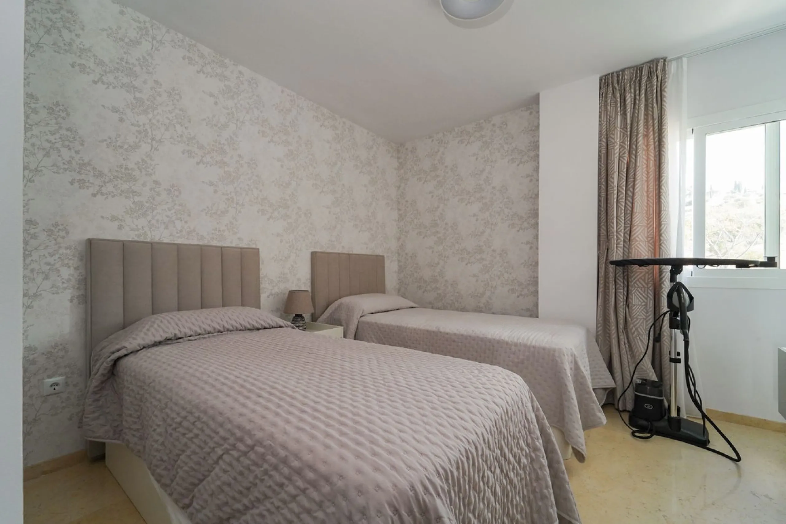 Apartment - Ground Floor Apartment в продаже в Marbella, Málaga. В доме 3 спален и 2 ванных комнат. Площадь дома 155 м²