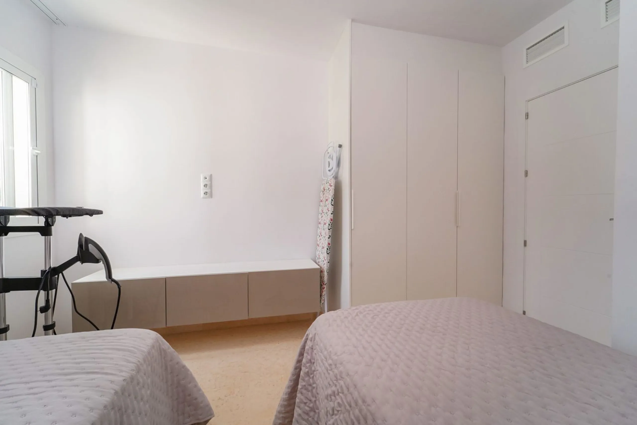 Apartment - Ground Floor Apartment в продаже в Marbella, Málaga. В доме 3 спален и 2 ванных комнат. Площадь дома 155 м²