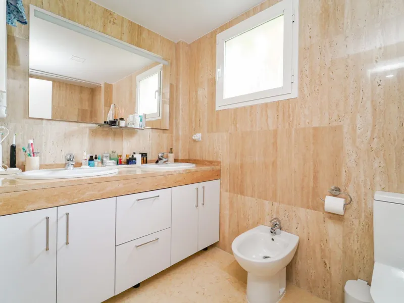 Apartment - Ground Floor Apartment в продаже в Marbella, Málaga. В доме 3 спален и 2 ванных комнат. Площадь дома 155 м²