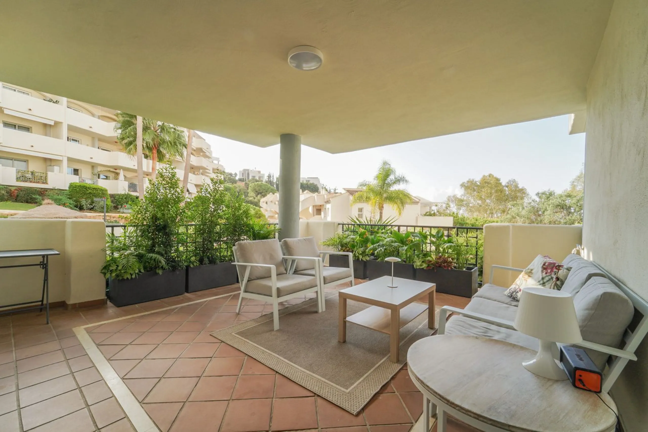 Apartment - Ground Floor Apartment в продаже в Marbella, Málaga. В доме 3 спален и 2 ванных комнат. Площадь дома 155 м²