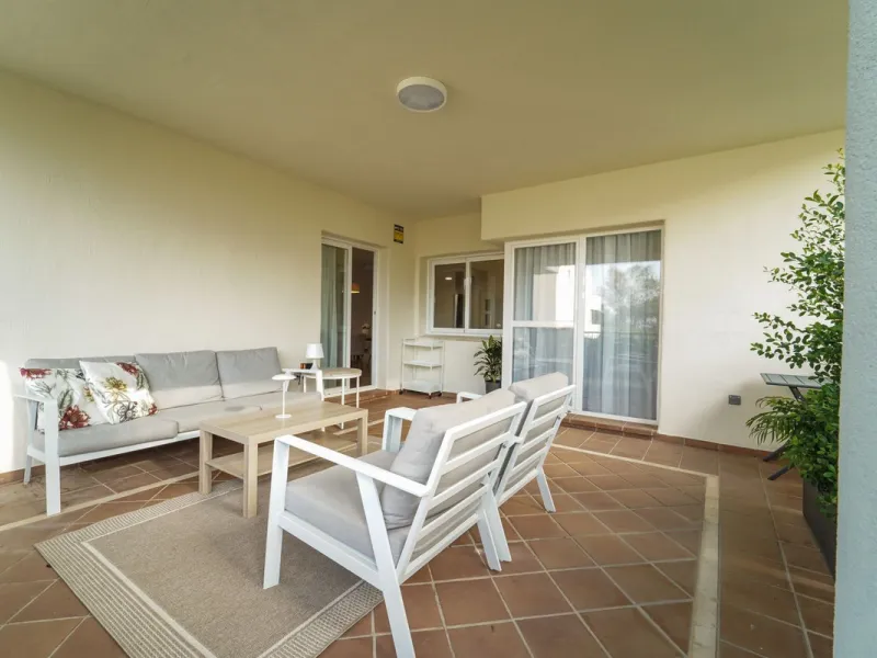 Apartment - Ground Floor Apartment в продаже в Marbella, Málaga. В доме 3 спален и 2 ванных комнат. Площадь дома 155 м²
