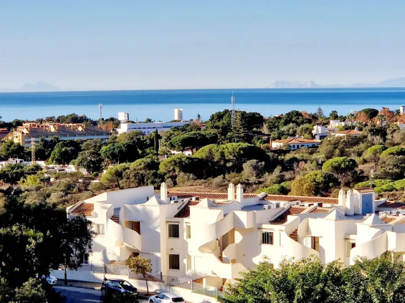 Apartment - Ground Floor Apartment в продаже в Marbella, Málaga. В доме 3 спален и 2 ванных комнат. Площадь дома 155 м²