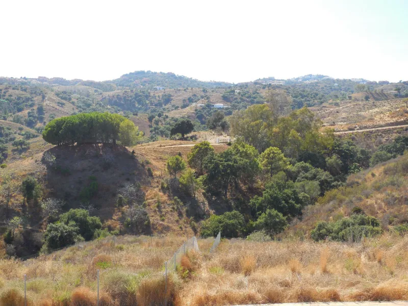 Plot with beautiful mountain views, located in La Reserva de la Cala Golf. Located on a quiet cul-de-sac.