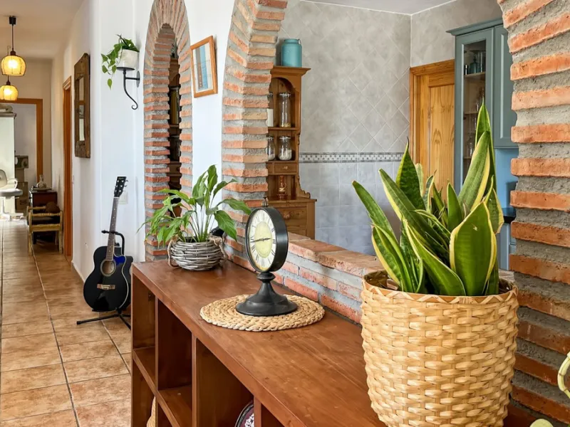 Peacefully located villa near Cómpeta offering 3 bedrooms, 2 bathrooms plus a separate tower studio with a large roof terrace. A rare blend of privacy, comfort and truly panoramic sea and mountain views.