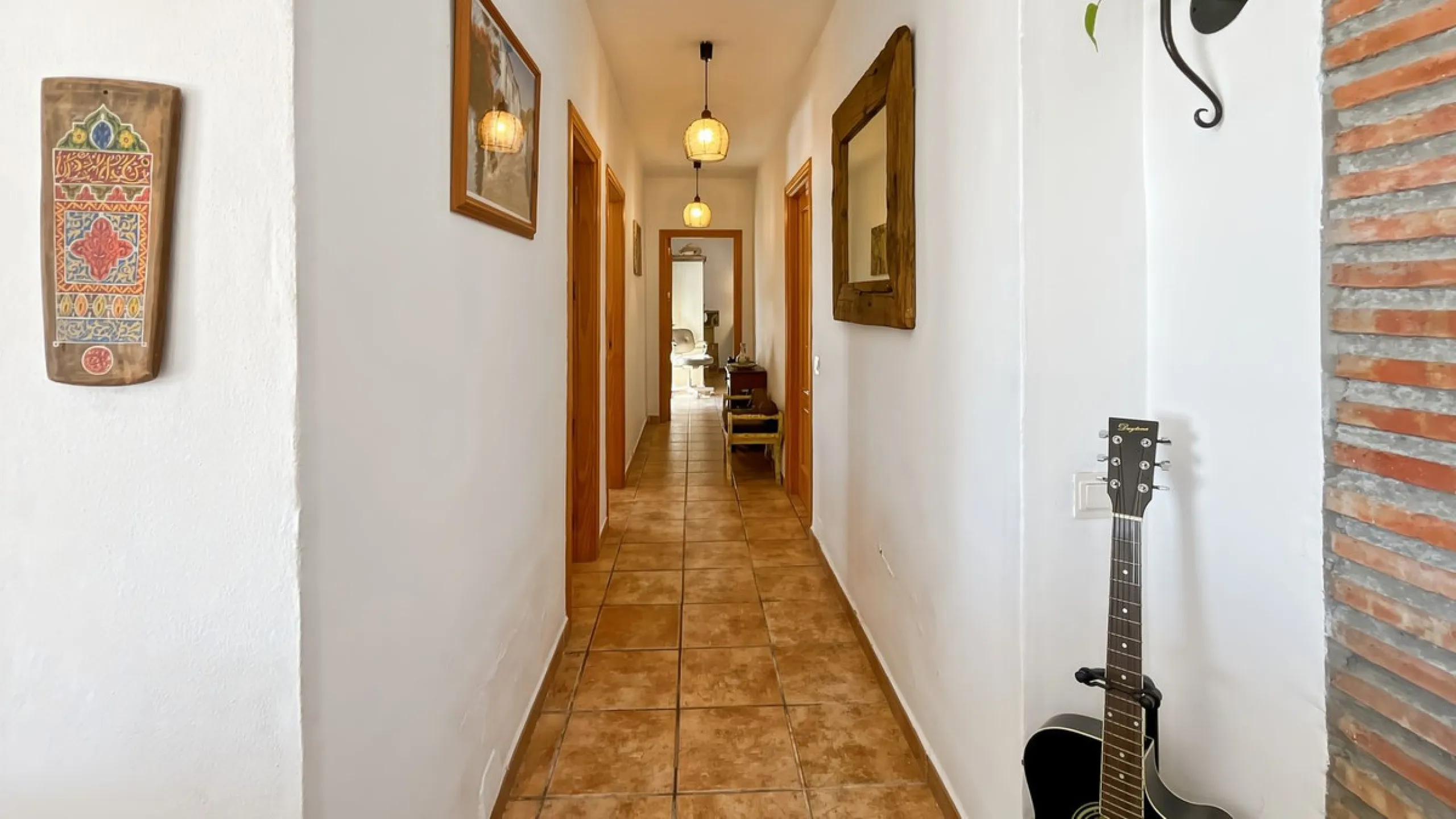 Peacefully located villa near Cómpeta offering 3 bedrooms, 2 bathrooms plus a separate tower studio with a large roof terrace. A rare blend of privacy, comfort and truly panoramic sea and mountain views.