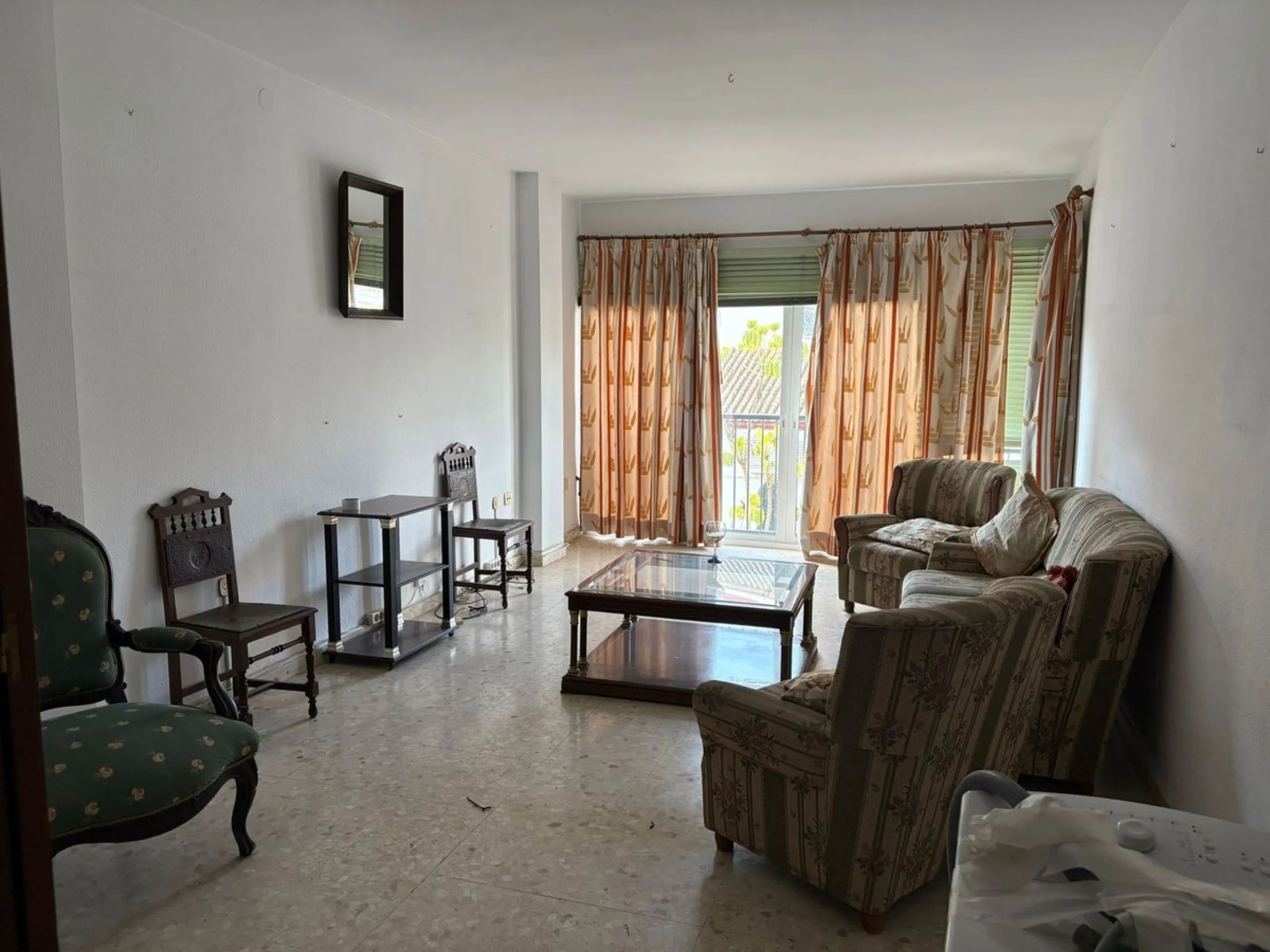 Apartment - Middle Floor Apartment в продаже в Fuengirola, Málaga. В доме 3 спален и 2 ванных комнат. Площадь дома 115 м²