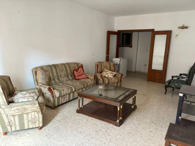 Apartment - Middle Floor Apartment в продаже в Fuengirola, Málaga. В доме 3 спален и 2 ванных комнат. Площадь дома 115 м²
