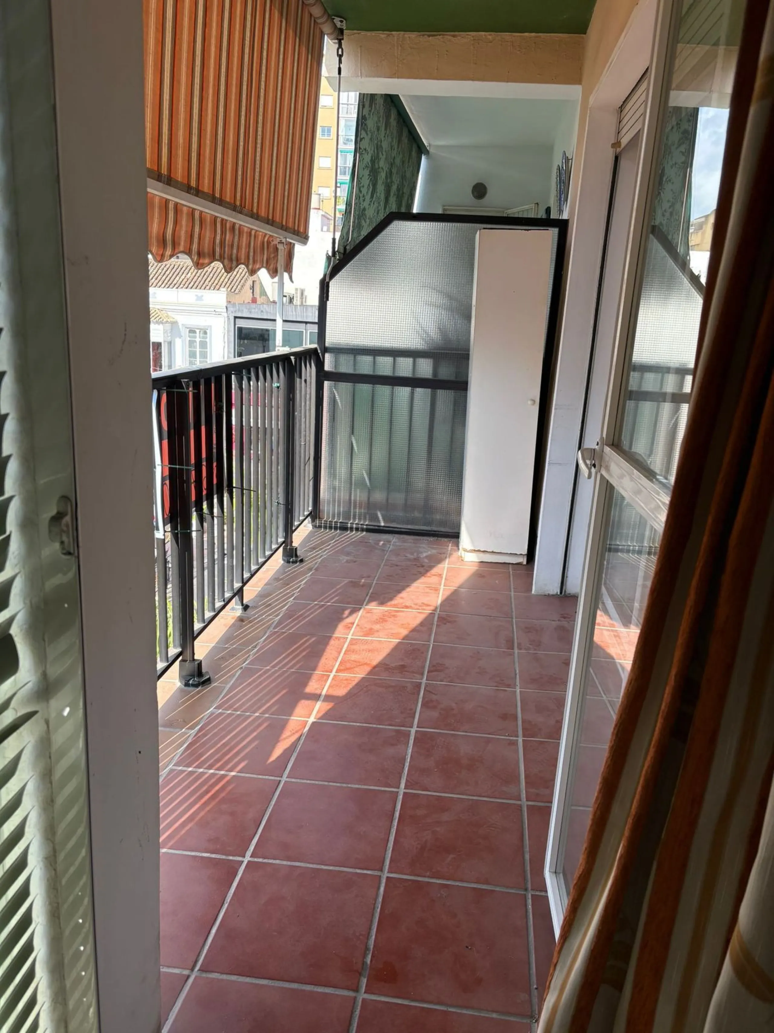 Apartment - Middle Floor Apartment в продаже в Fuengirola, Málaga. В доме 3 спален и 2 ванных комнат. Площадь дома 115 м²