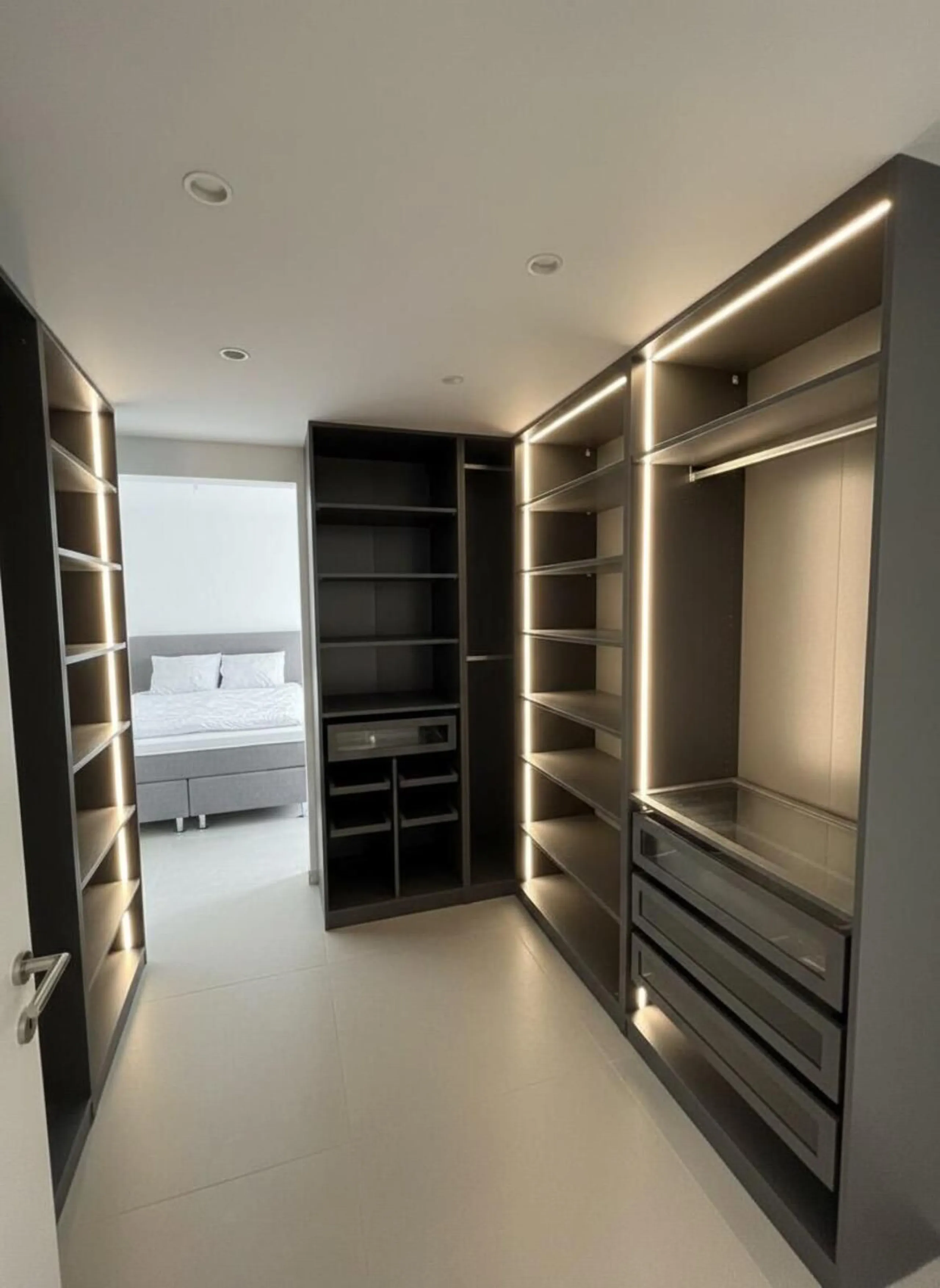 Comprehensive Renovation with a Modern and Functional Style in El Campanario Urbanization