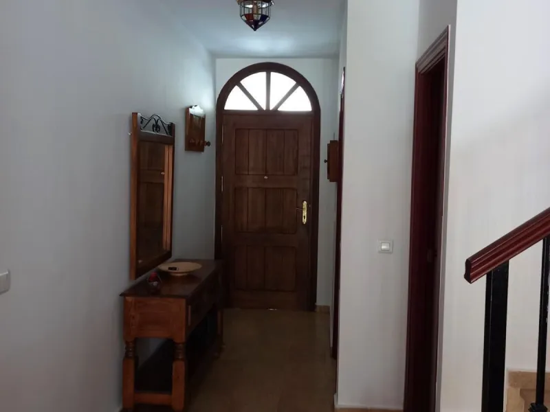 House - Townhouse в продаже в Estepona, Málaga. В доме 3 спален и 3 ванных комнат. Площадь дома 145 м²