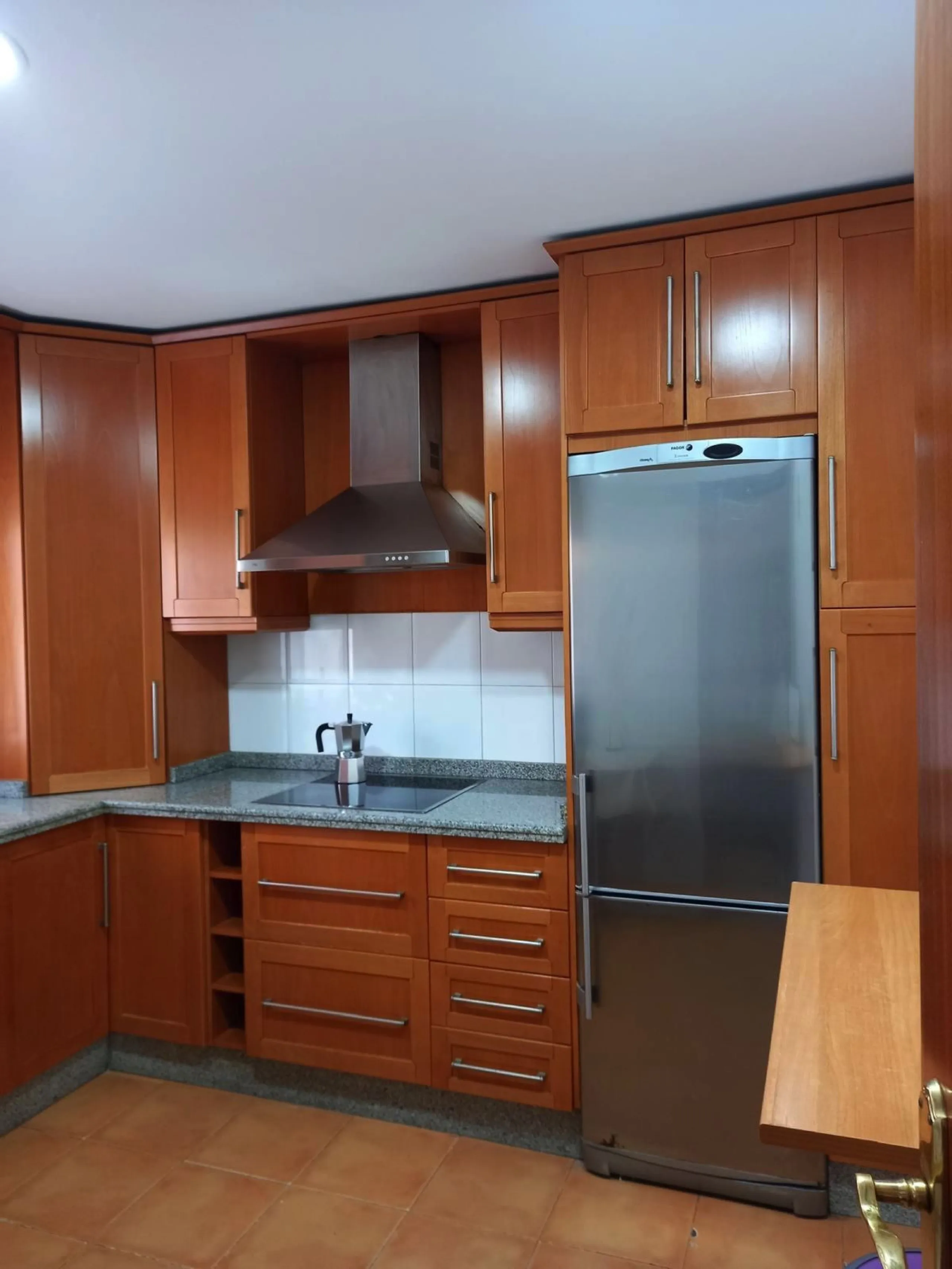 House - Townhouse в продаже в Estepona, Málaga. В доме 3 спален и 3 ванных комнат. Площадь дома 145 м²