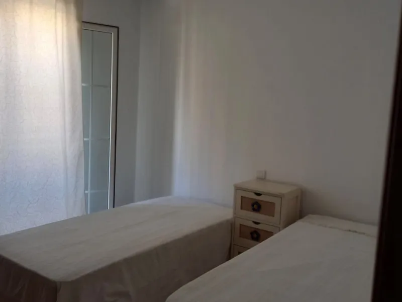 House - Townhouse в продаже в Estepona, Málaga. В доме 3 спален и 3 ванных комнат. Площадь дома 145 м²