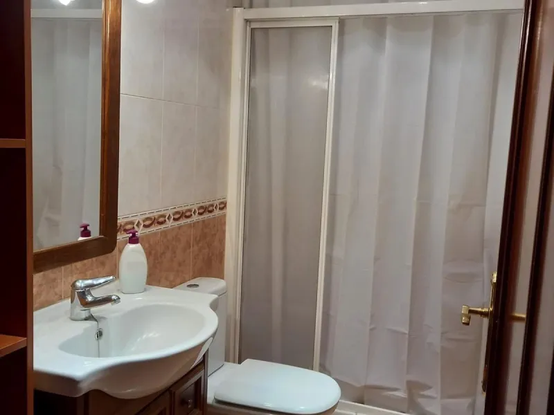 House - Townhouse в продаже в Estepona, Málaga. В доме 3 спален и 3 ванных комнат. Площадь дома 145 м²