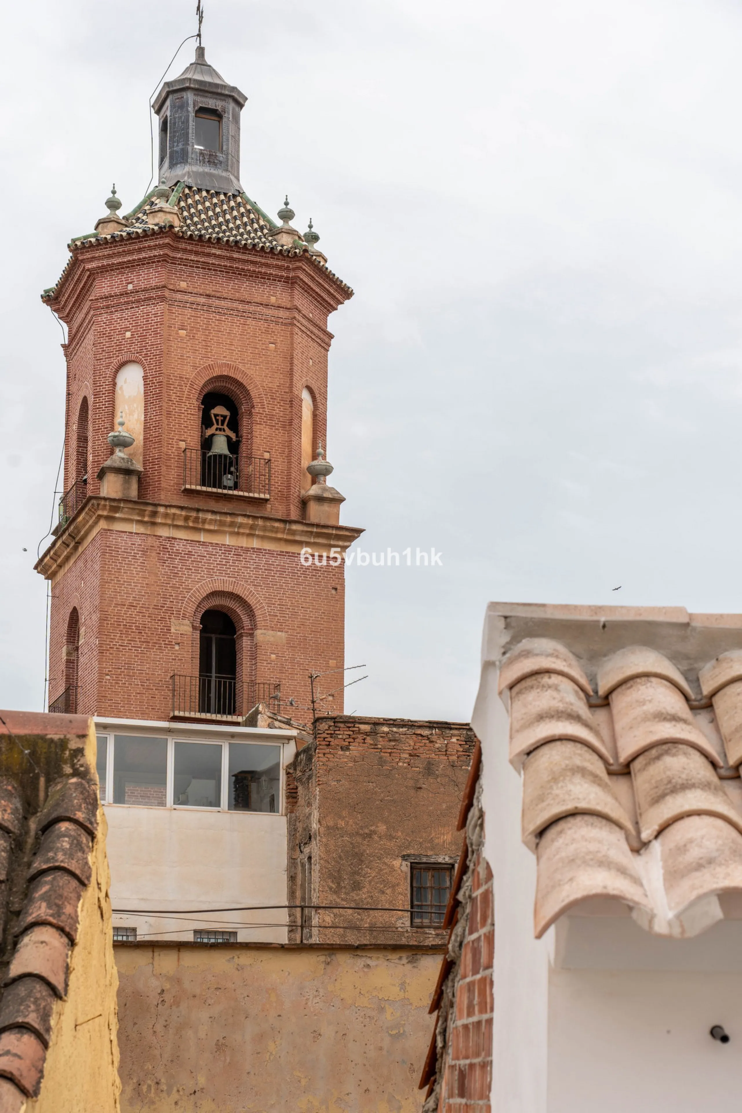 In the heart of the historical center in a very unique historical building with only six apartments with large windows facing the patio and french balconies giving them a lovely natural light all year around. The fountain in the patio brings us back to th
