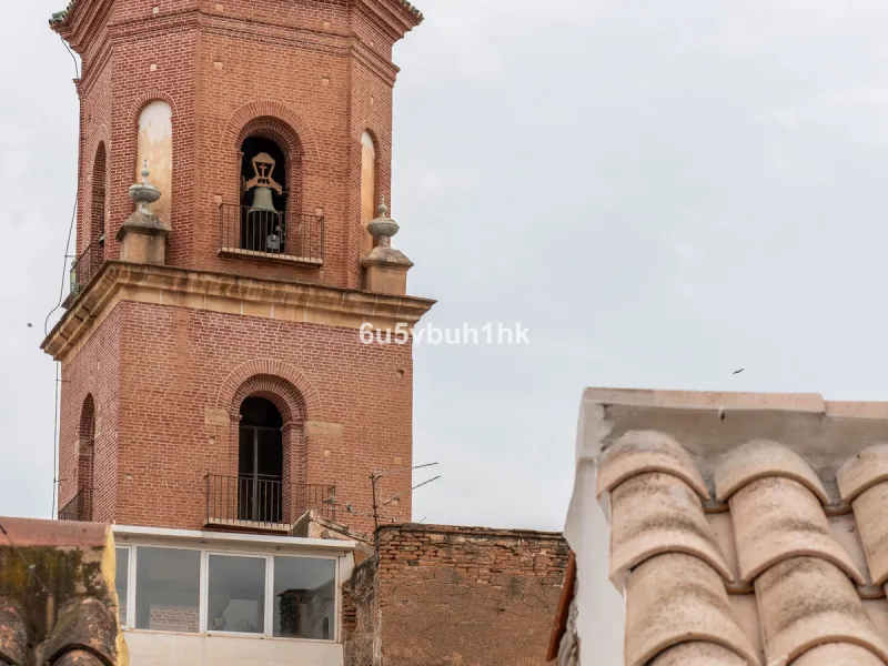 In the heart of the historical center in a very unique historical building with only six apartments with large windows facing the patio and french balconies giving them a lovely natural light all year around. The fountain in the patio brings us back to th