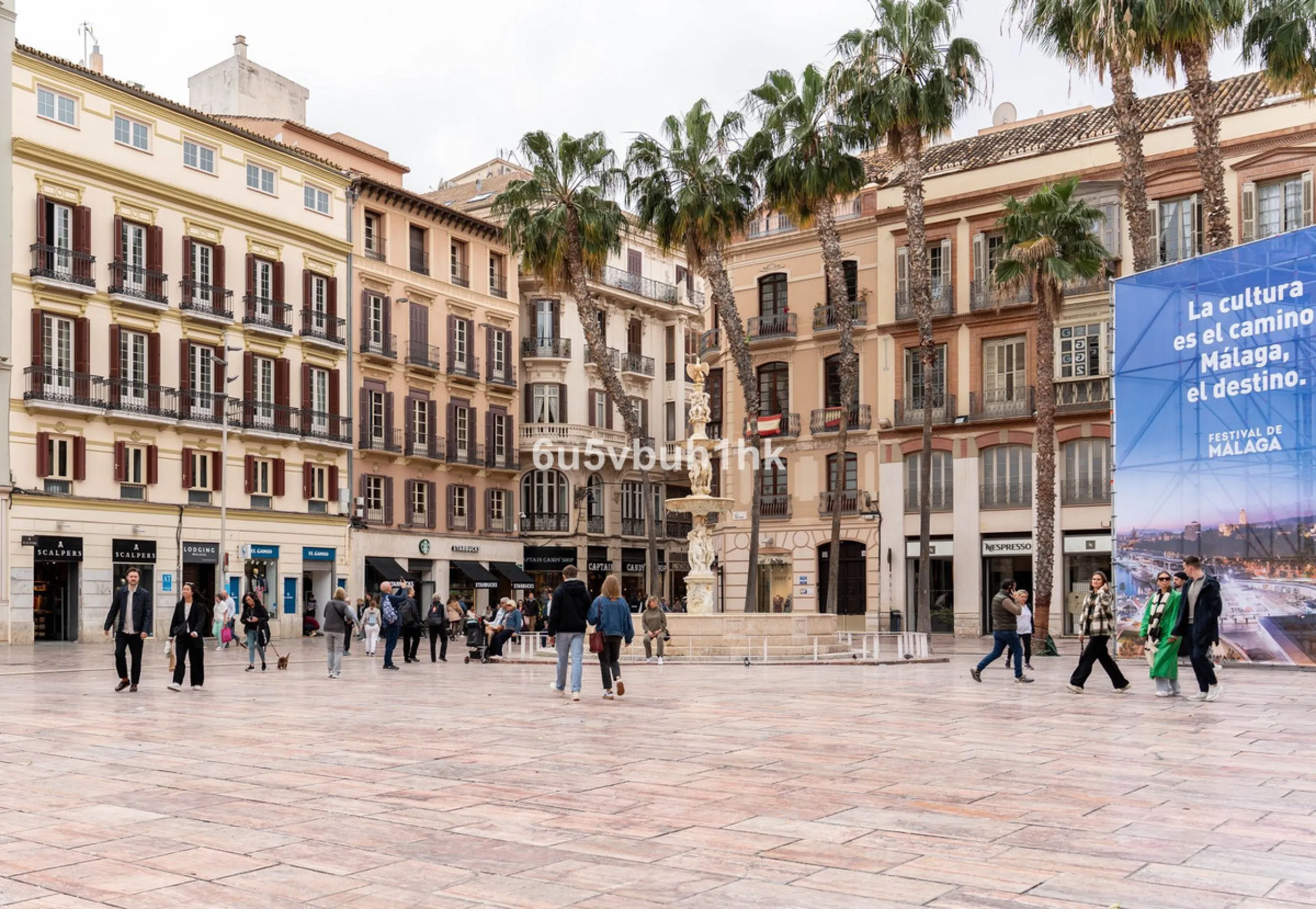In the heart of the historical center in a very unique historical building with only six apartments with large windows facing the patio and french balconies giving them a lovely natural light all year around. The fountain in the patio brings us back to th