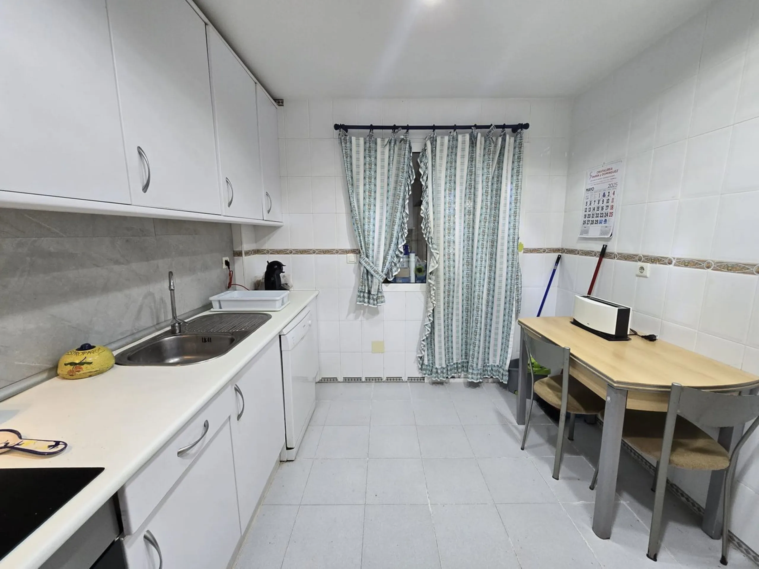 Apartment - Ground Floor Apartment в продаже в Marbella, Málaga. В доме 2 спален и 2 ванных комнат. Площадь дома 135 м²