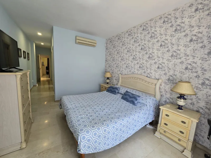 Apartment - Ground Floor Apartment в продаже в Marbella, Málaga. В доме 2 спален и 2 ванных комнат. Площадь дома 135 м²