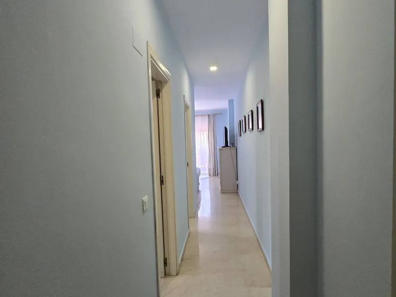 Apartment - Ground Floor Apartment в продаже в Marbella, Málaga. В доме 2 спален и 2 ванных комнат. Площадь дома 135 м²