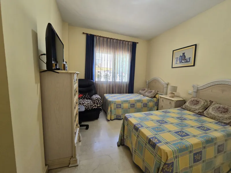 Apartment - Ground Floor Apartment в продаже в Marbella, Málaga. В доме 2 спален и 2 ванных комнат. Площадь дома 135 м²