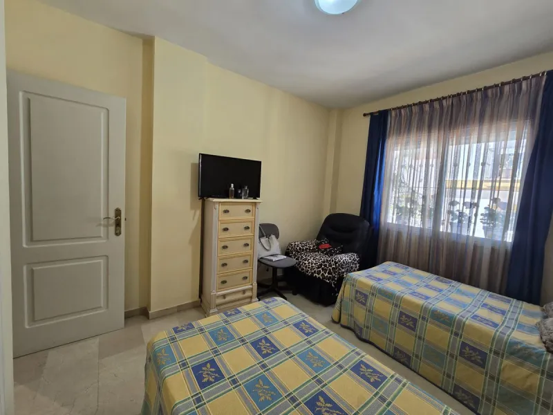 Apartment - Ground Floor Apartment в продаже в Marbella, Málaga. В доме 2 спален и 2 ванных комнат. Площадь дома 135 м²