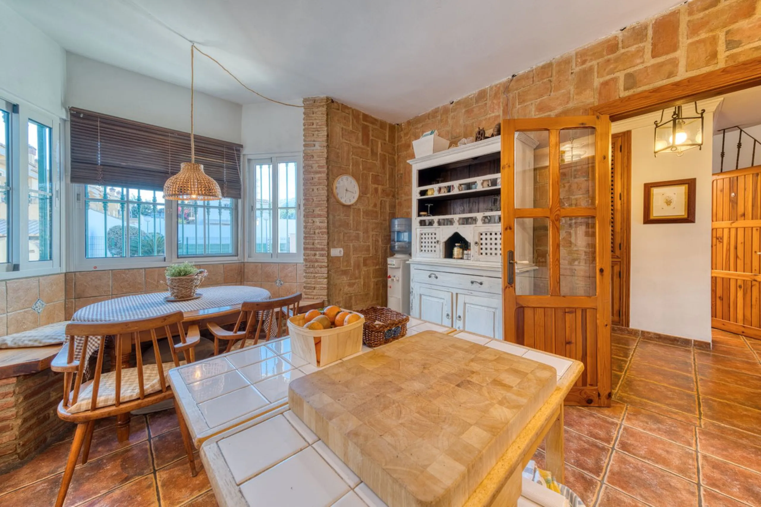 Welcome to this beautiful family home in Los Boliches! This property perfectly combines comfort, style, and location.