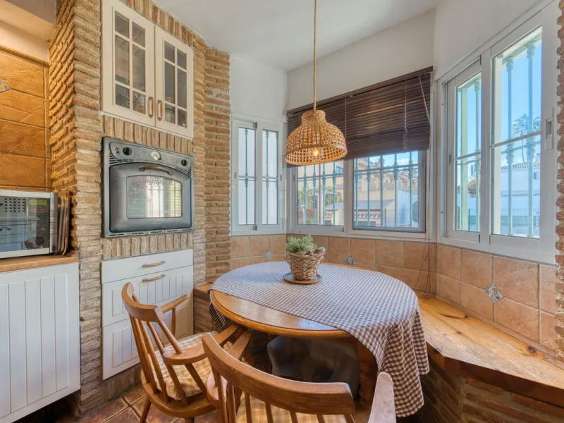 Welcome to this beautiful family home in Los Boliches! This property perfectly combines comfort, style, and location.