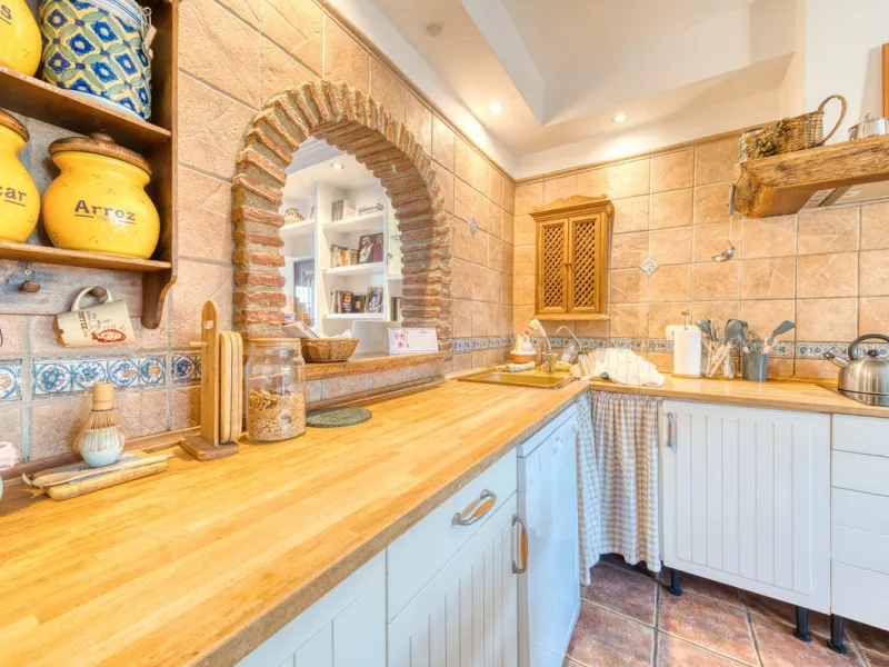 Welcome to this beautiful family home in Los Boliches! This property perfectly combines comfort, style, and location.