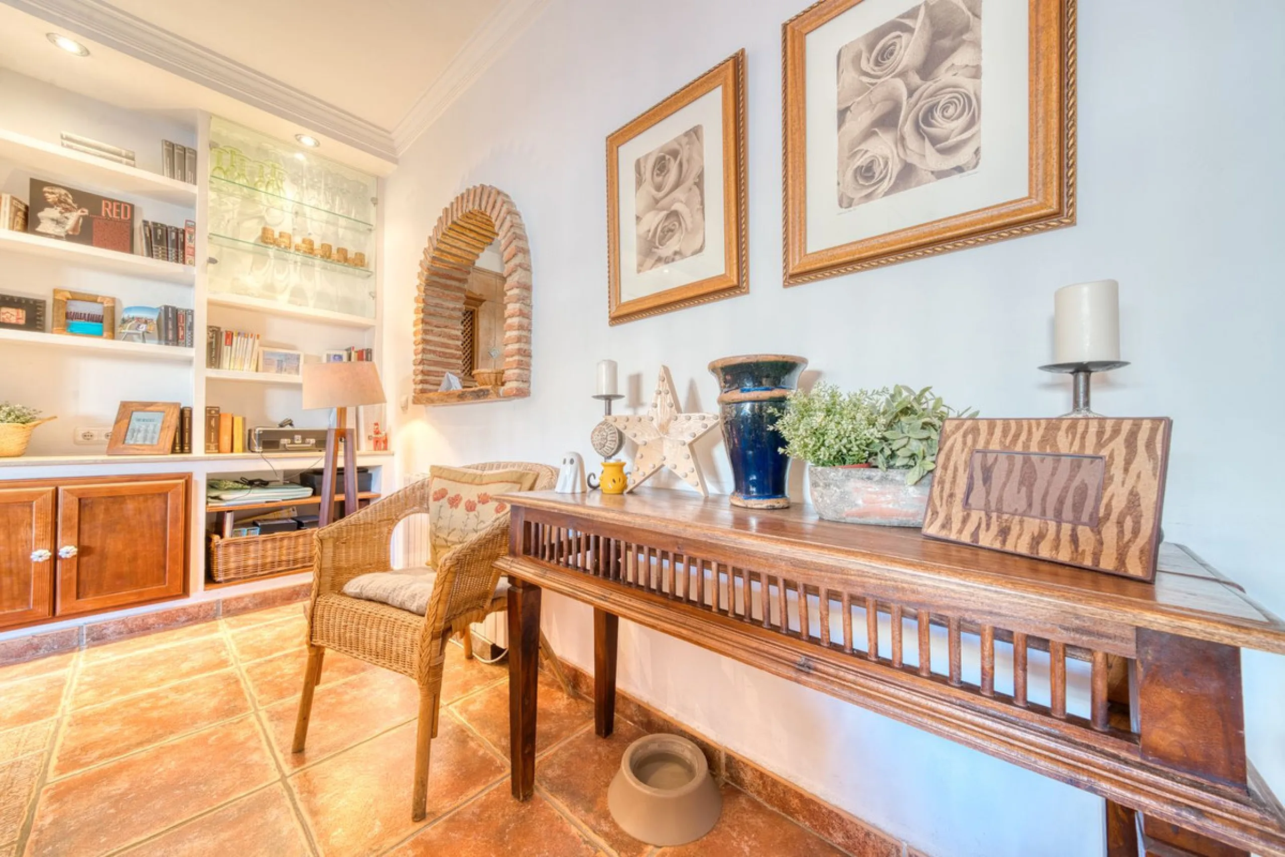 Welcome to this beautiful family home in Los Boliches! This property perfectly combines comfort, style, and location.
