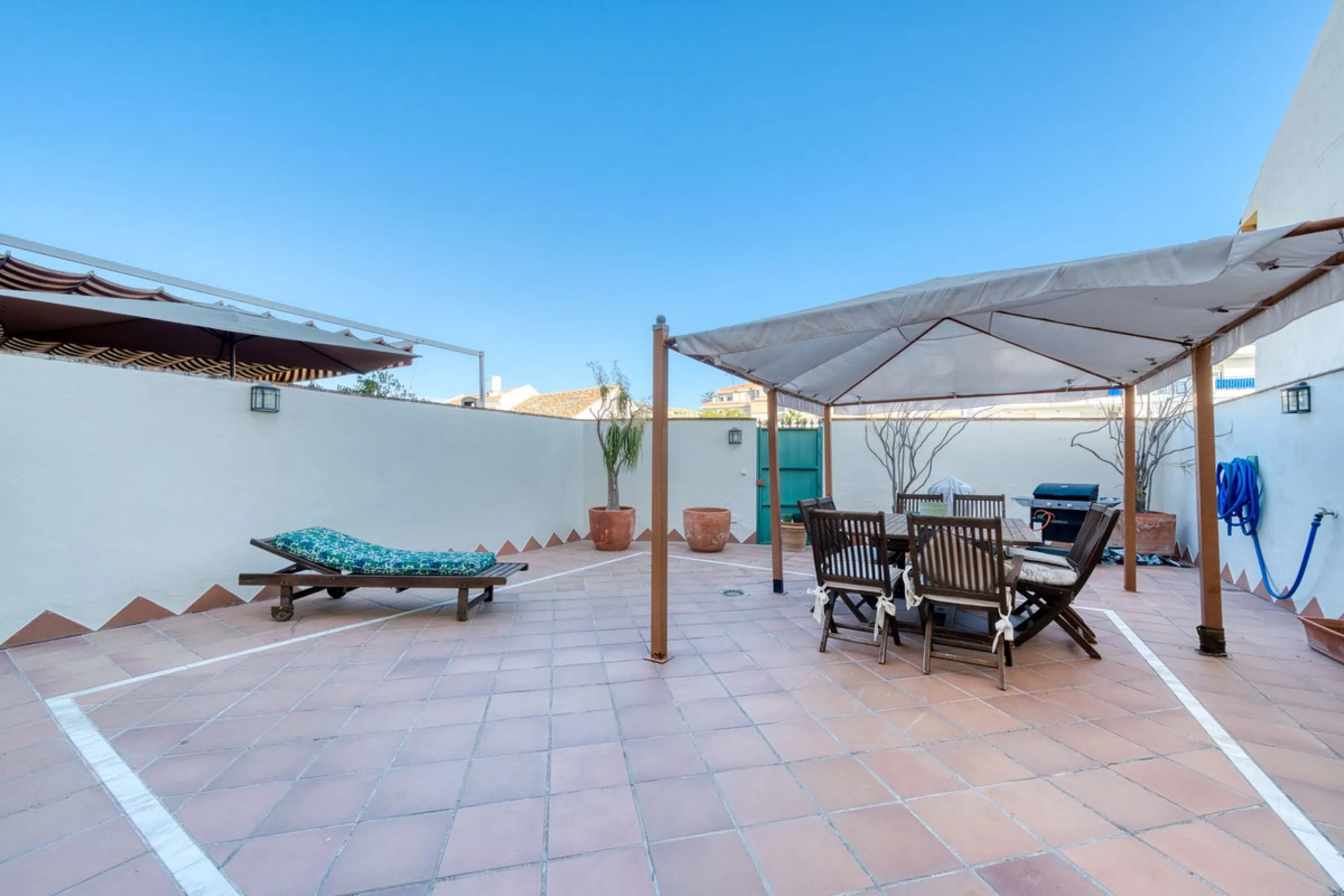 Welcome to this beautiful family home in Los Boliches! This property perfectly combines comfort, style, and location.