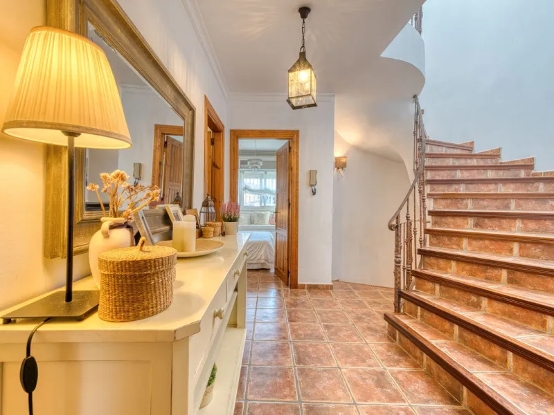 Welcome to this beautiful family home in Los Boliches! This property perfectly combines comfort, style, and location.