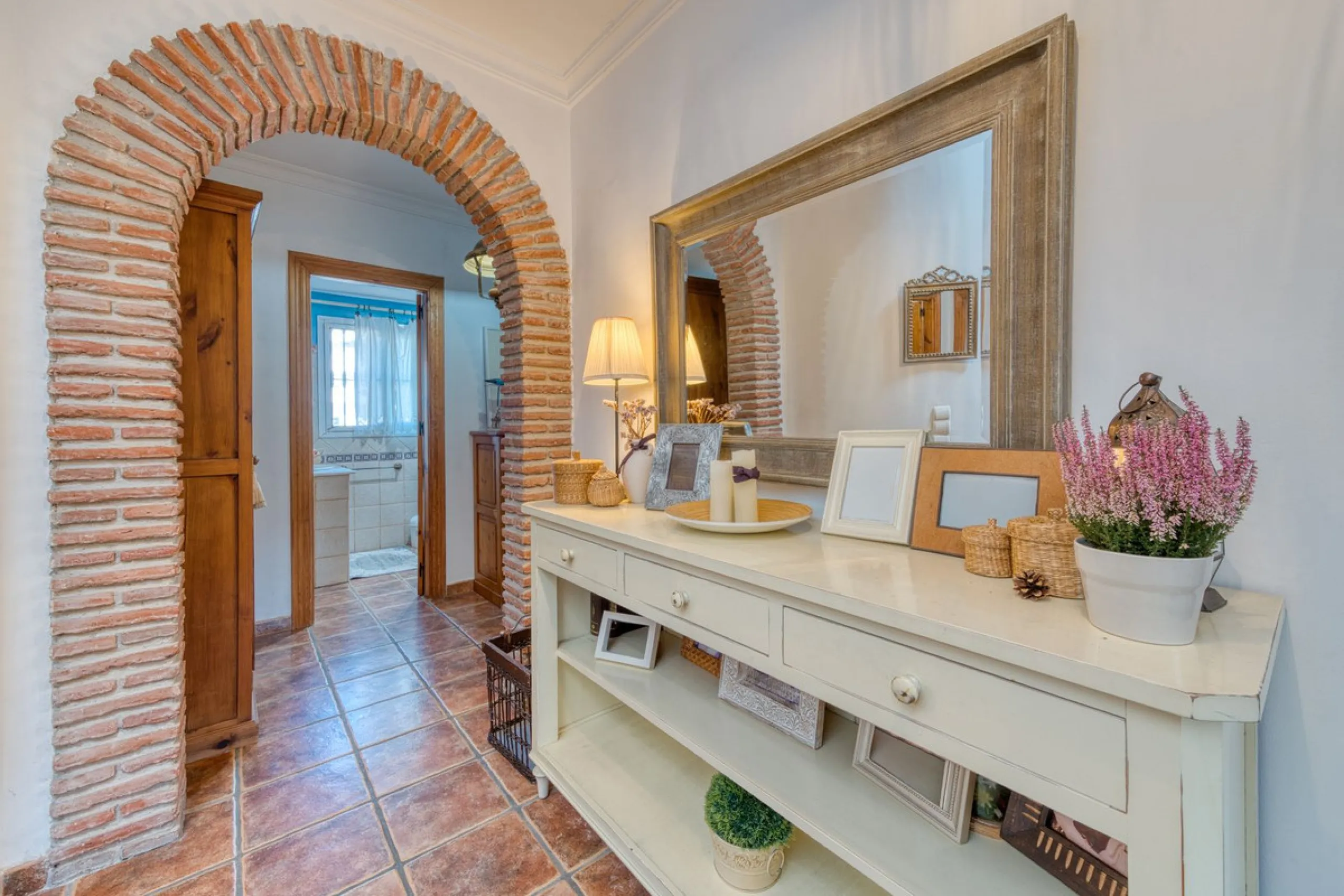 Welcome to this beautiful family home in Los Boliches! This property perfectly combines comfort, style, and location.